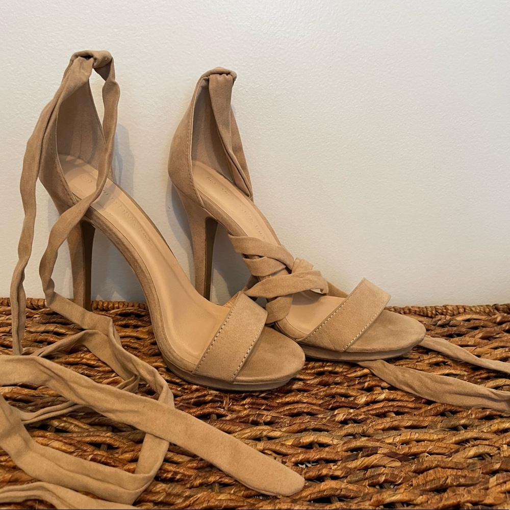 Strappy nude heel- size 8